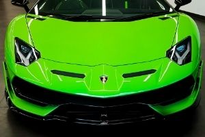 Lamborghini Aventador Verte de face